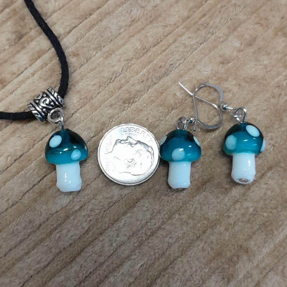 Glass mushroom earring and necklace set - Picture 5 of 5